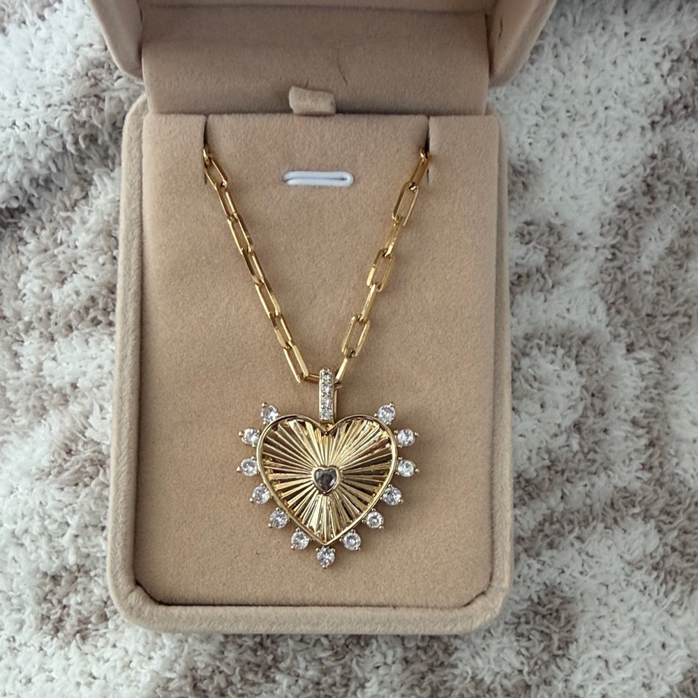 Gold Heart Pendant Necklace